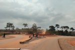 Raccordements de la phase 1 de l’autoroute Yaoundé-Douala au réseau existant : les travaux routiers et connexes progressent